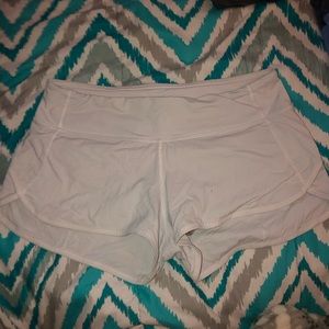 Lululemon Speed up Shorts size 6 inseam 2.5